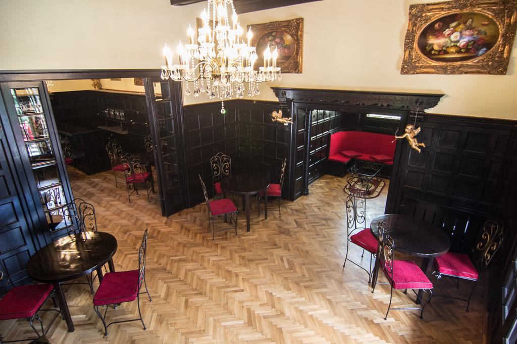 Hotel Casa Cu Farfurii à Sinaia Extérieur photo